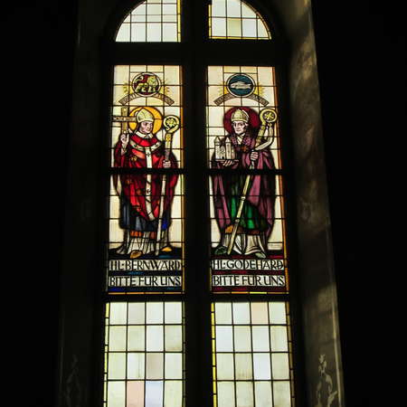 Bild vergrößern: St.MartinusBuntglasfenster2