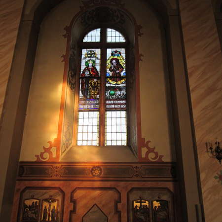 Bild vergrößern: St.MartinusBuntglasfenster1