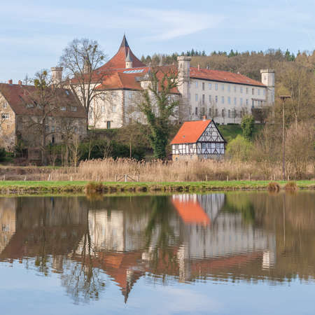 Bild vergrößern: SchlossDerneburg_aussen_9.jpg