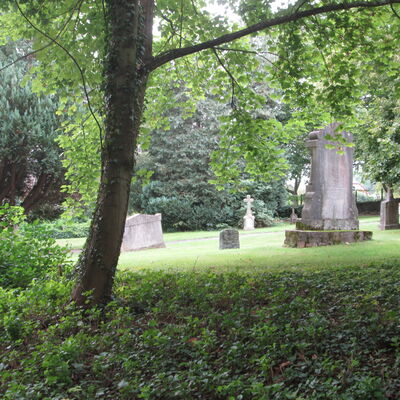 Bild vergr&ouml;&szlig;ern: AlterFriedhof2.JPG
