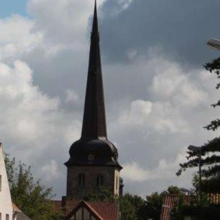 Bild vergrößern: Kirchturm Borsum