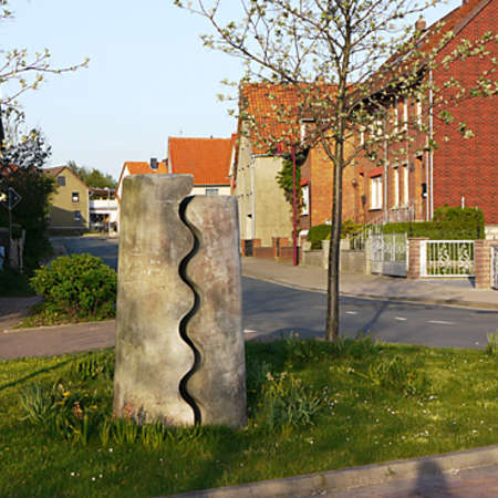 Bild vergrößern: Skulptur Wellenblöcke von Otto Almstadt