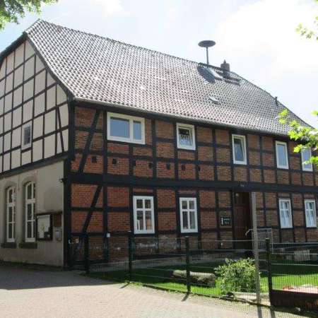 Bild vergrößern: Alte Schule heute Kindergarten und Krippe Hackenstedt