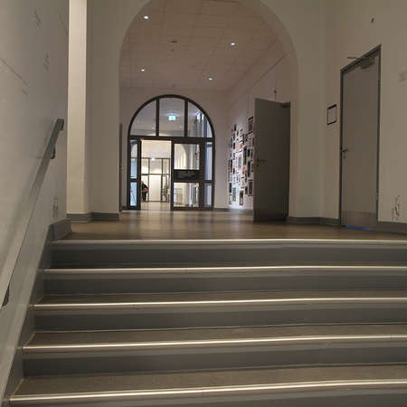 Bild vergrößern: Eingangsbereich - Schulmuseum