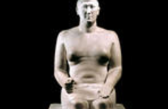 Bild vergrößern: Sitzende Skulptur